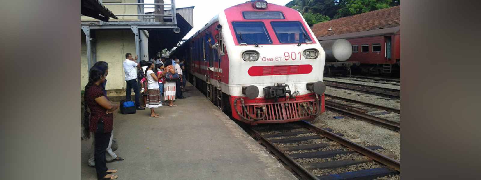 රඹුක්කන, කුරුණෑගල දක්වා දුම්රිය මාර්ග යළි විවෘතයි